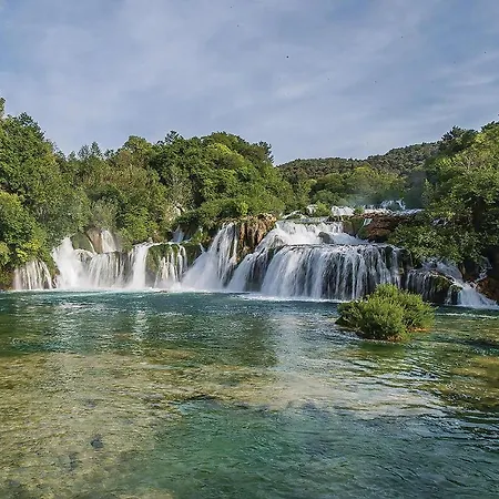 Two-bedroom In Brodarica * Brodarica (Sibenik-Knin)